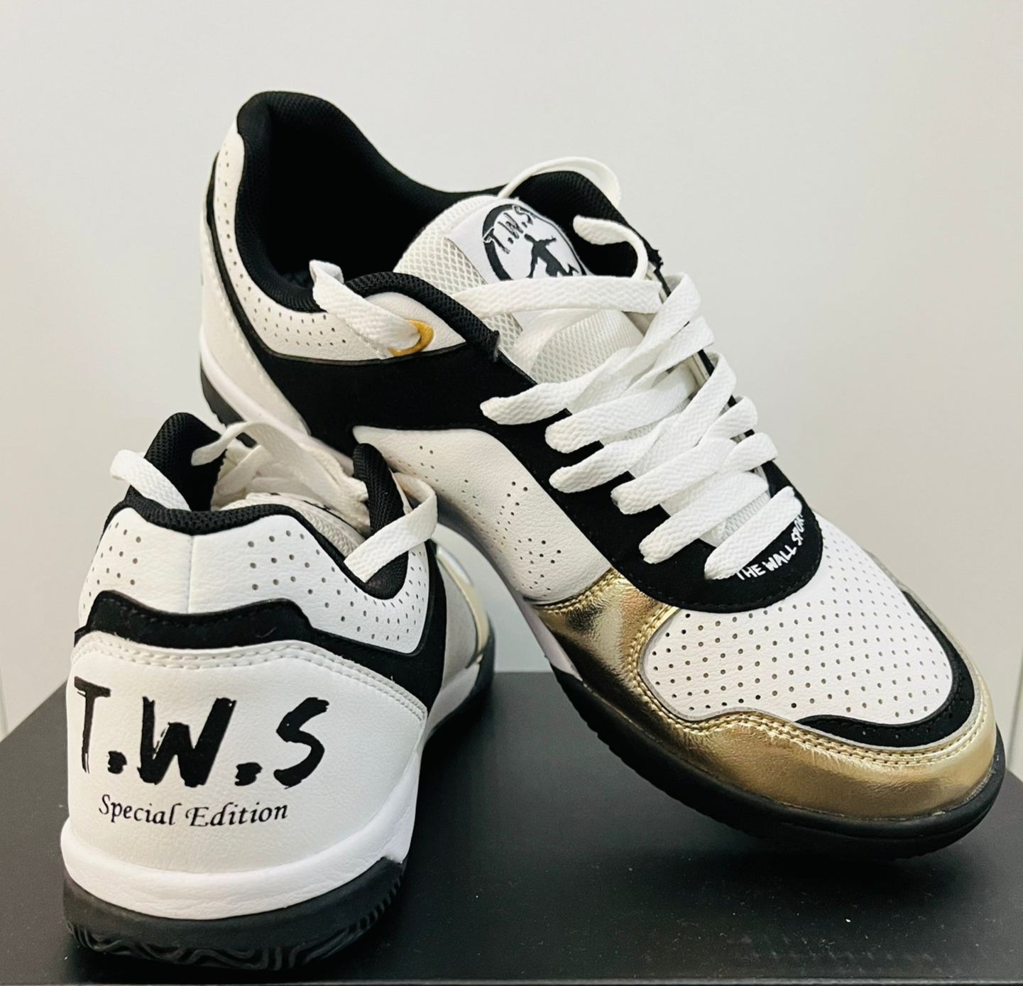 Chaussures de football à 5 SPECIAL EDITION GOLD Performance et Confort pour le Futsal